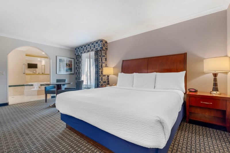 Image of new king queen room overall